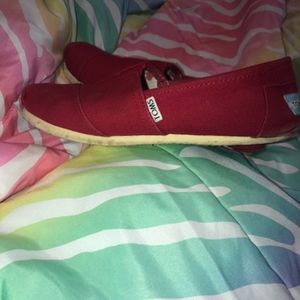 RED TOMS SHOES